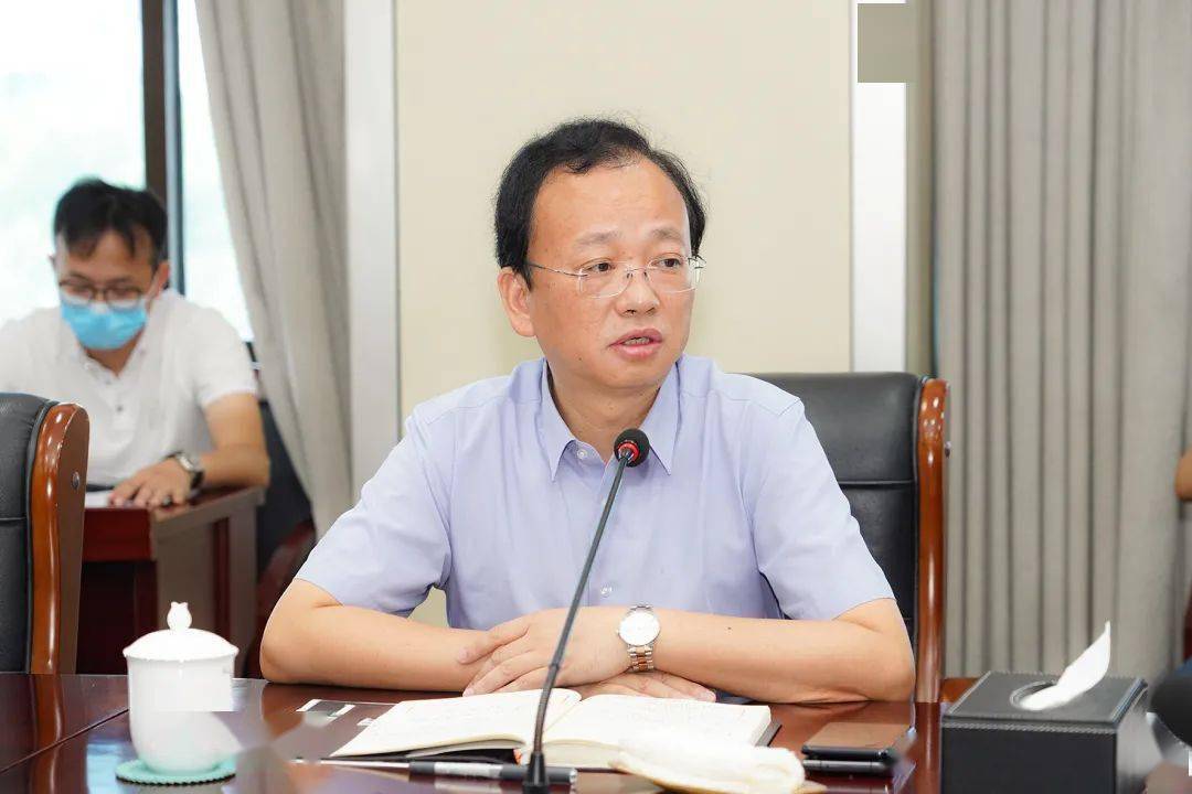 8月10日,惠山高新区管委会主任,洛社镇镇长张仁洪召开企业疫情防控