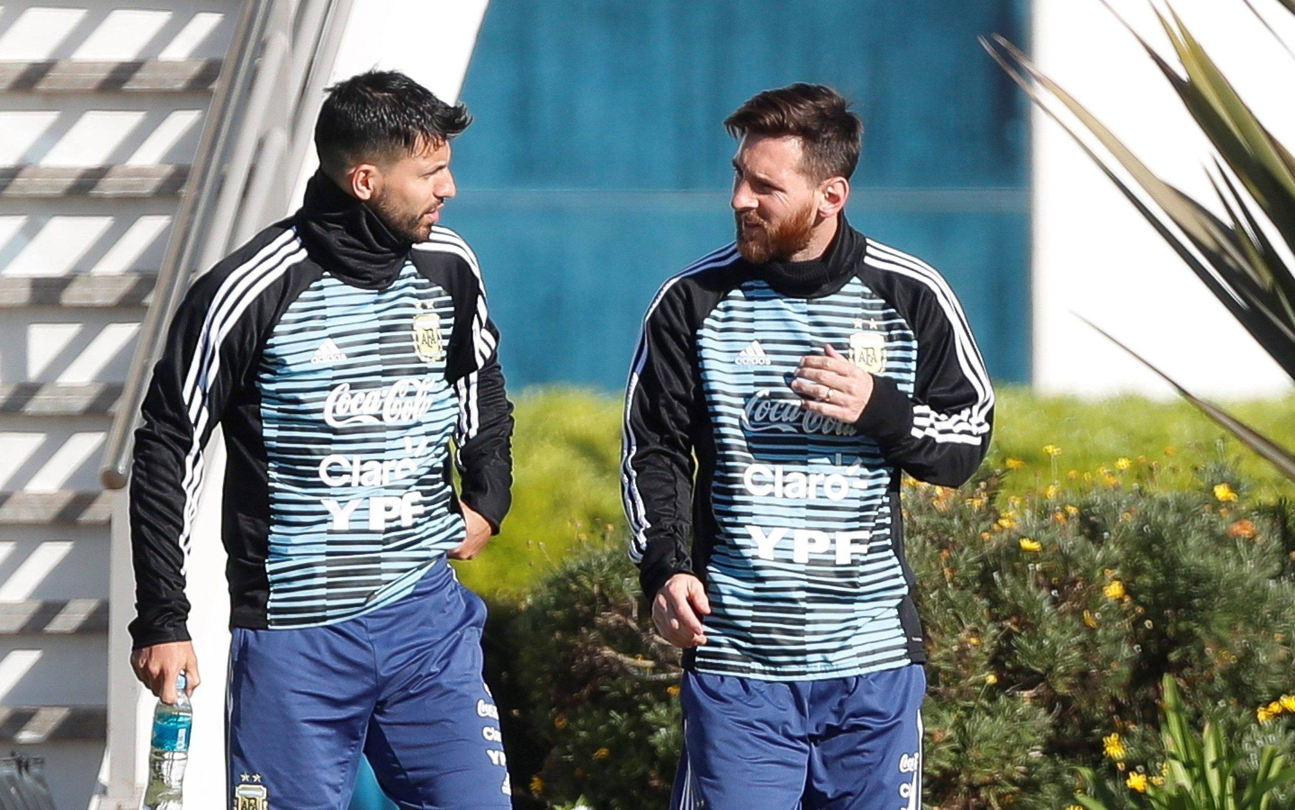 无缘在巴萨合作,阿圭罗和梅西只能继续在国家队当队友.