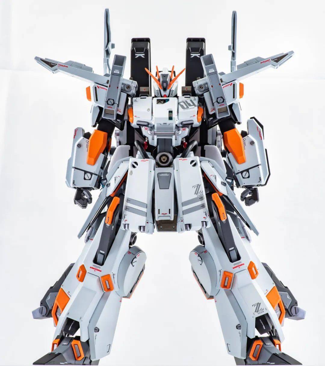 更细致的分色和更亮眼的涂装这台fazz爱了