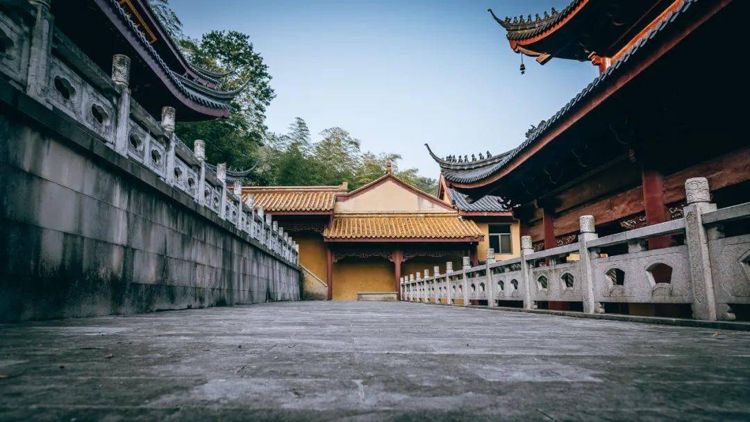 说起宜兴的文脉传承,历代曾出进士548人,苏轼曾在宜兴丁山买田讲学