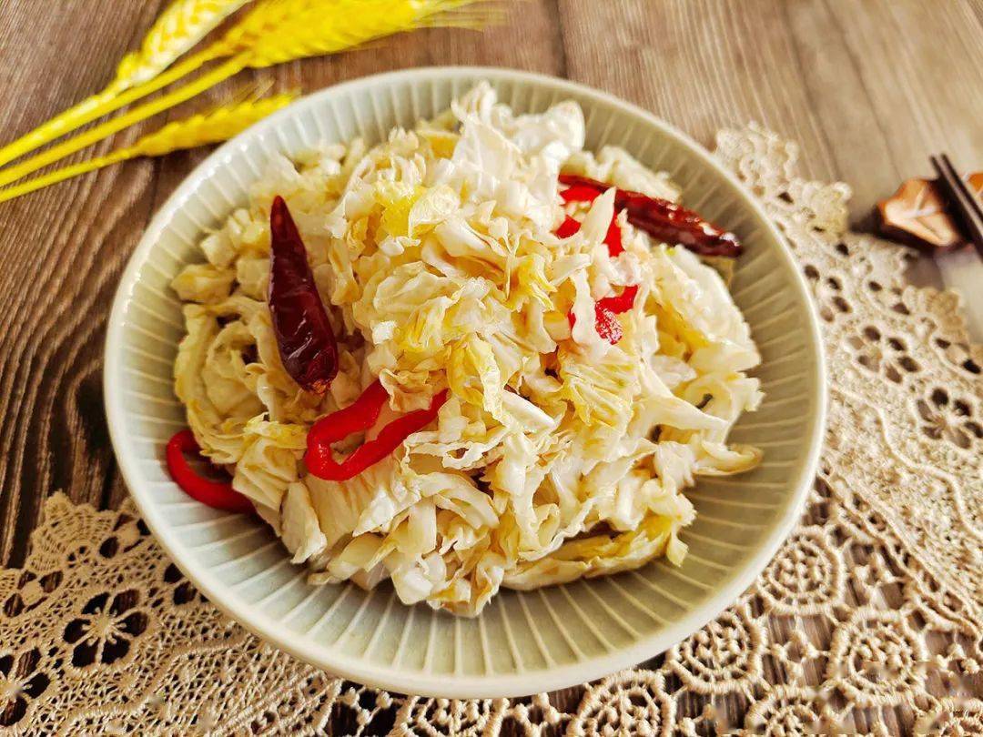 凉拌白菜丝清脆爽口开胃又下饭