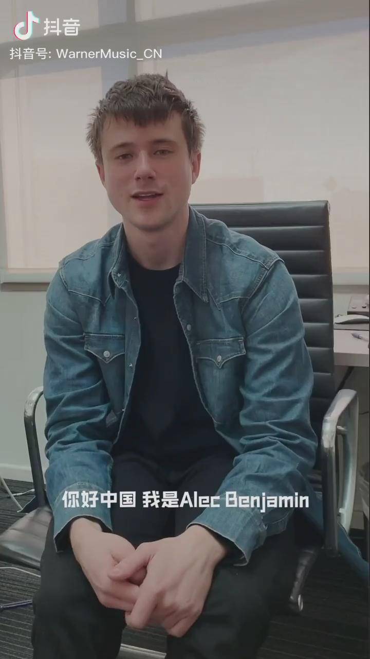 每个人的脑海都是一座孤笼我们此生都无法逃离宝藏男孩初恋少年音alec