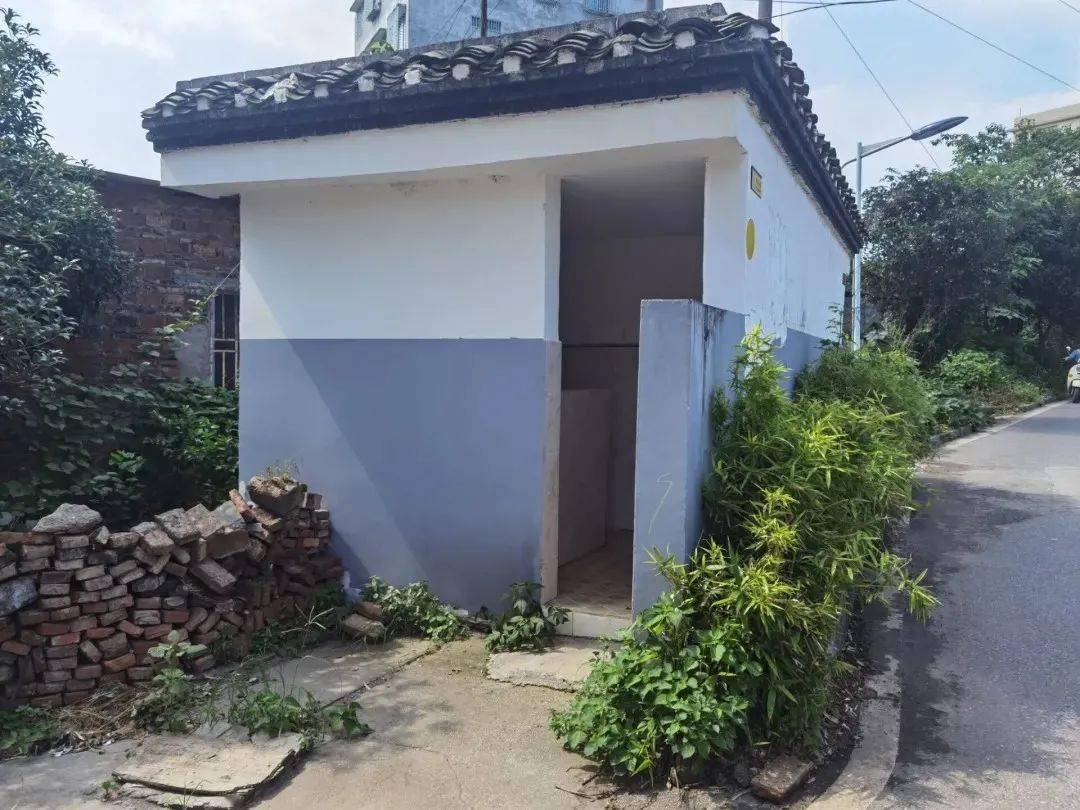 茶店新村中的小型公共厕所