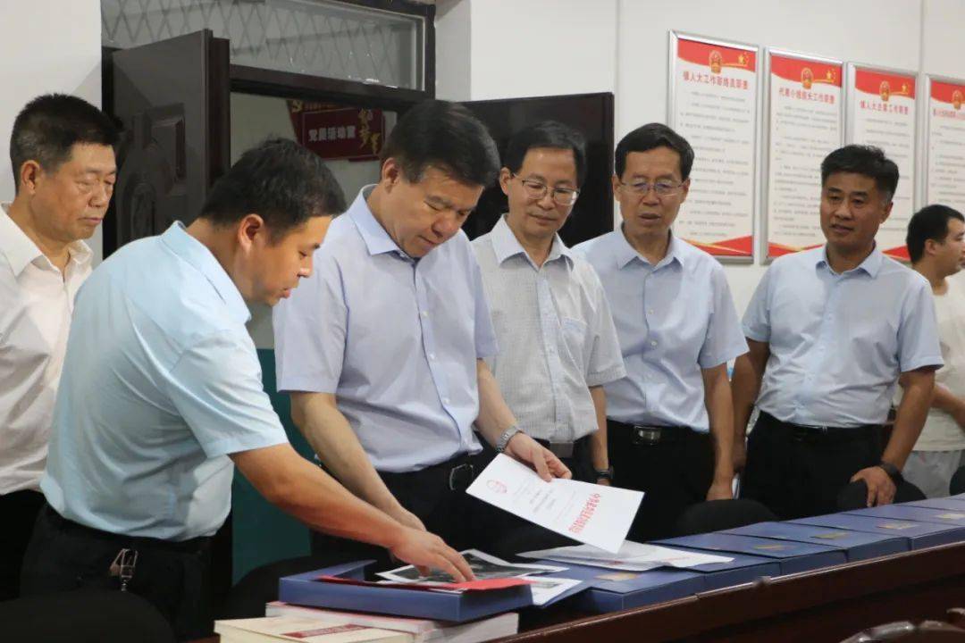 市县领导何建军,田一泓,王敏,朱小团,朱文轩,马俊祥一同参加.