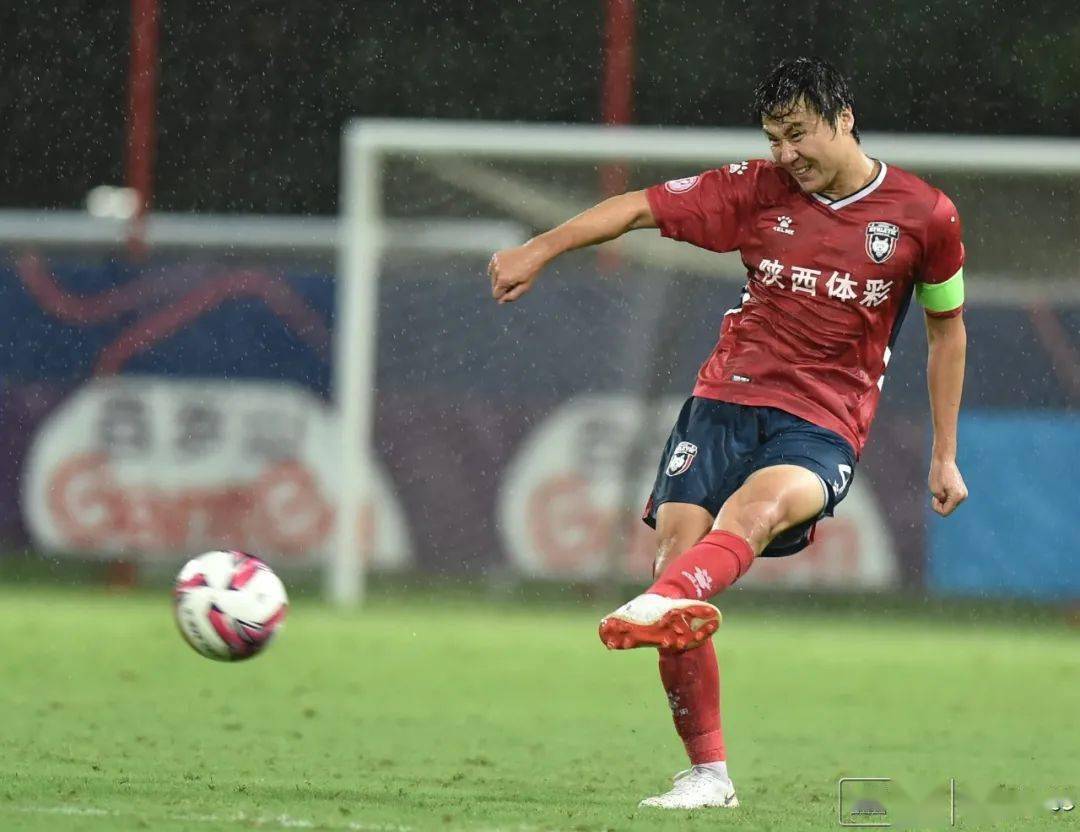 西北狼昨日雨中激战负于东道主