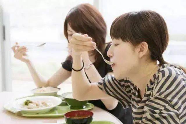 六大|吃饭过快的六大伤害你知道吗？如何降低吃饭速度？