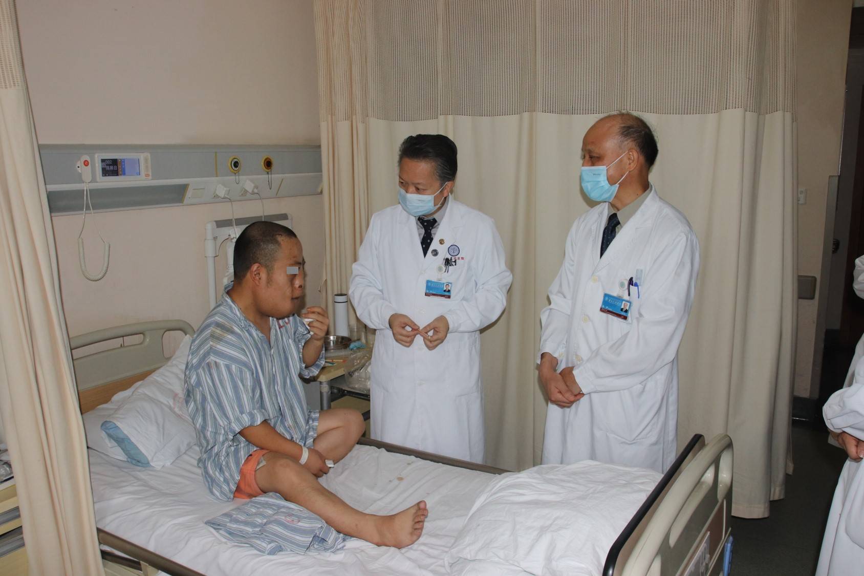 颌面|29岁男子长“河马脸”被当怪物，两次手术“改写人生”