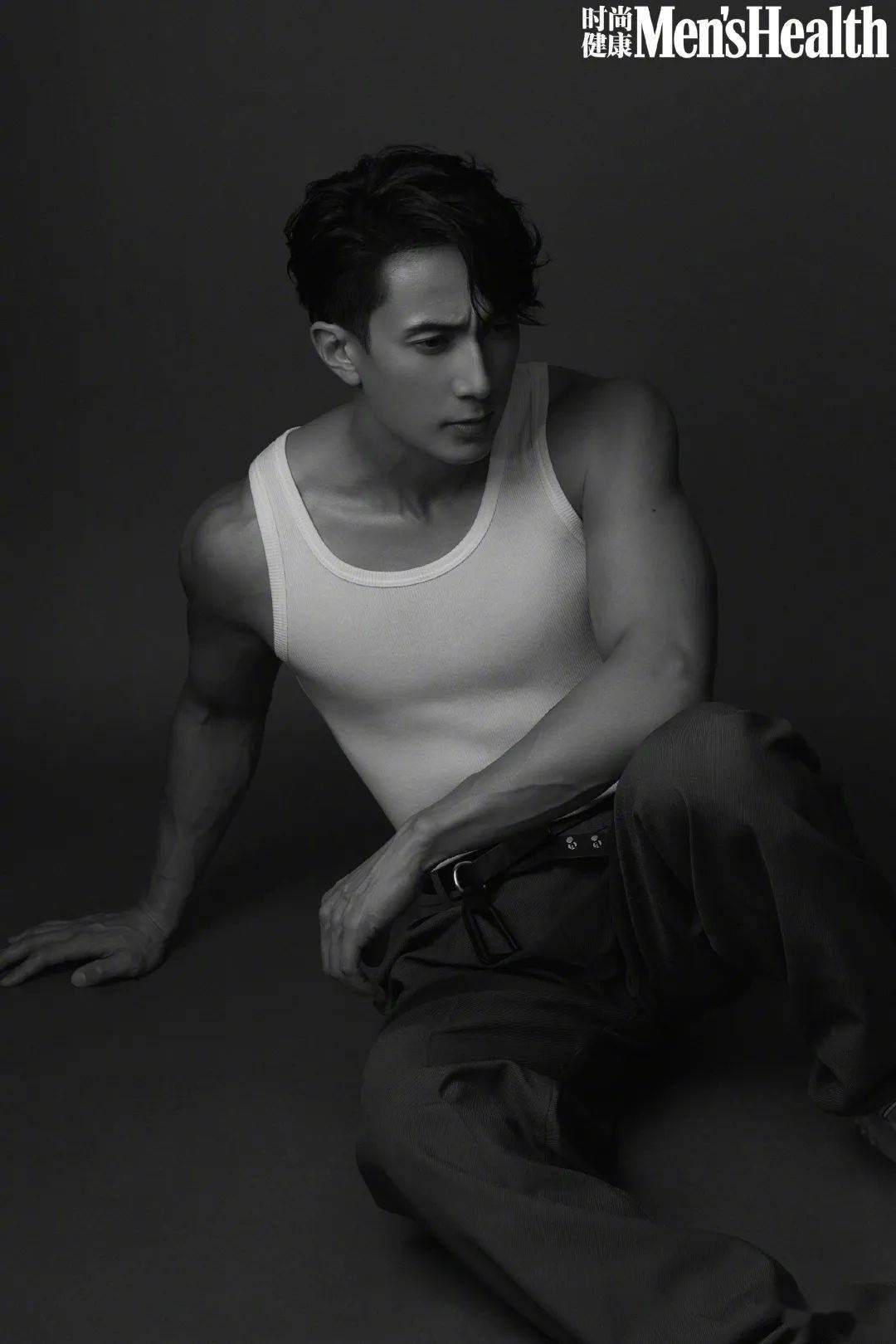 保持腹肌25年吴尊你42岁