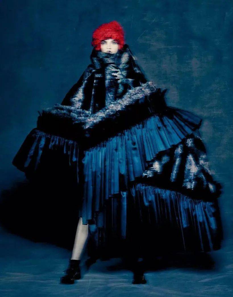 过服装设计|川久保玲:人“狠”话不多!时尚界的破坏者设计的衬衫有何不同?