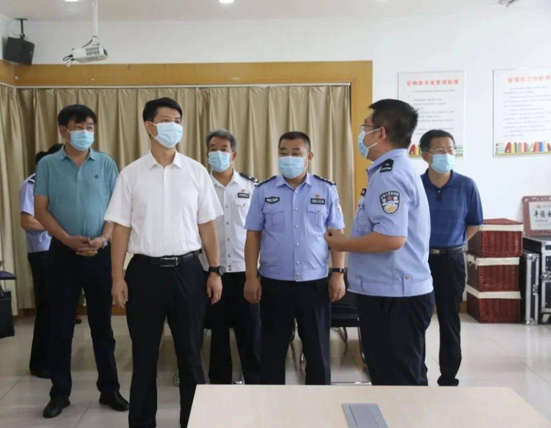 临汾市委副书记政法委书记洪洞县委书记黄巍实地调研临汾公安交警交通