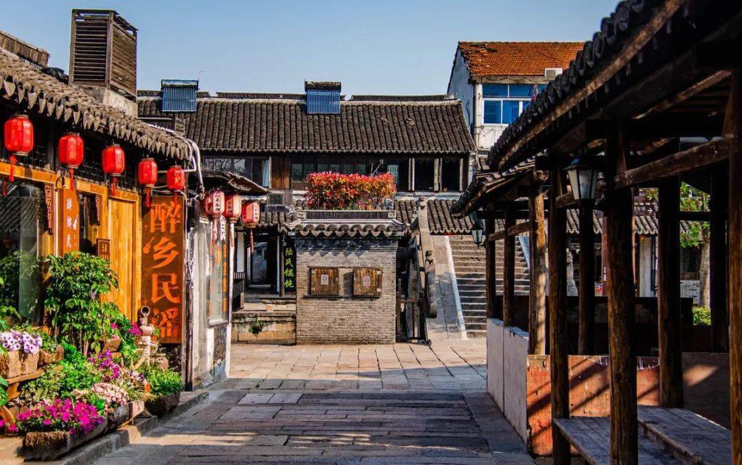 拥有中国最美火车站,比绍兴更复古!浙江这座宝藏小城终于火了!