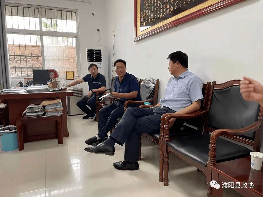 工作动态县领导陈增光石养奎到八公桥镇梁庄镇督导检查疫情防控工作