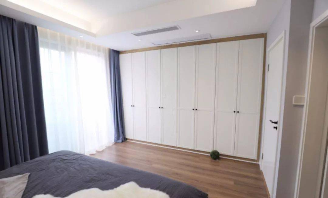 门背后的柜子不好看?别担心,看不出来!