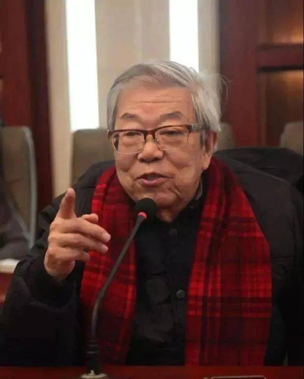 特殊津贴专家,著作有戏曲《烟壶》《龙须沟》《大清药王》(合作),电视