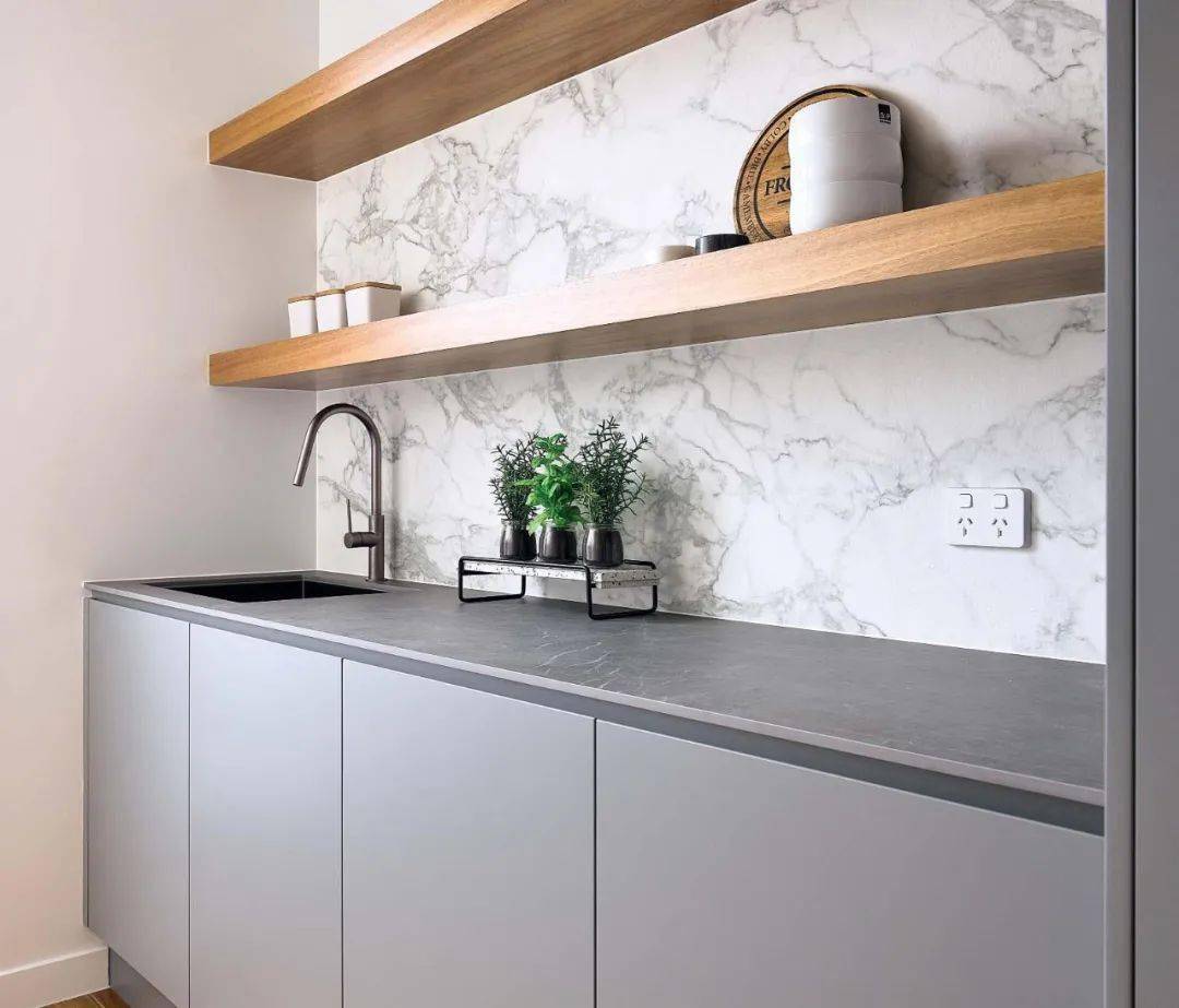 岩板做厨房台面的两种做法您比较喜欢哪一种呢