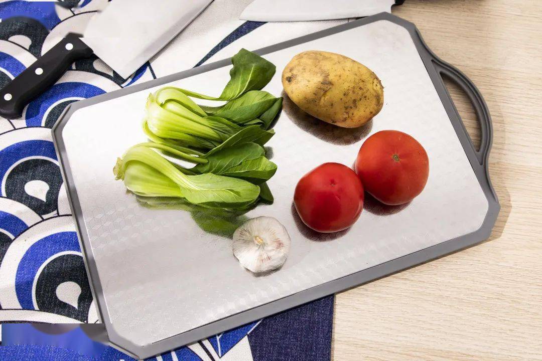 菜板|德国用不锈钢造「变态」菜板，颠覆传统设计，99%抗菌，一板两用只要69元~