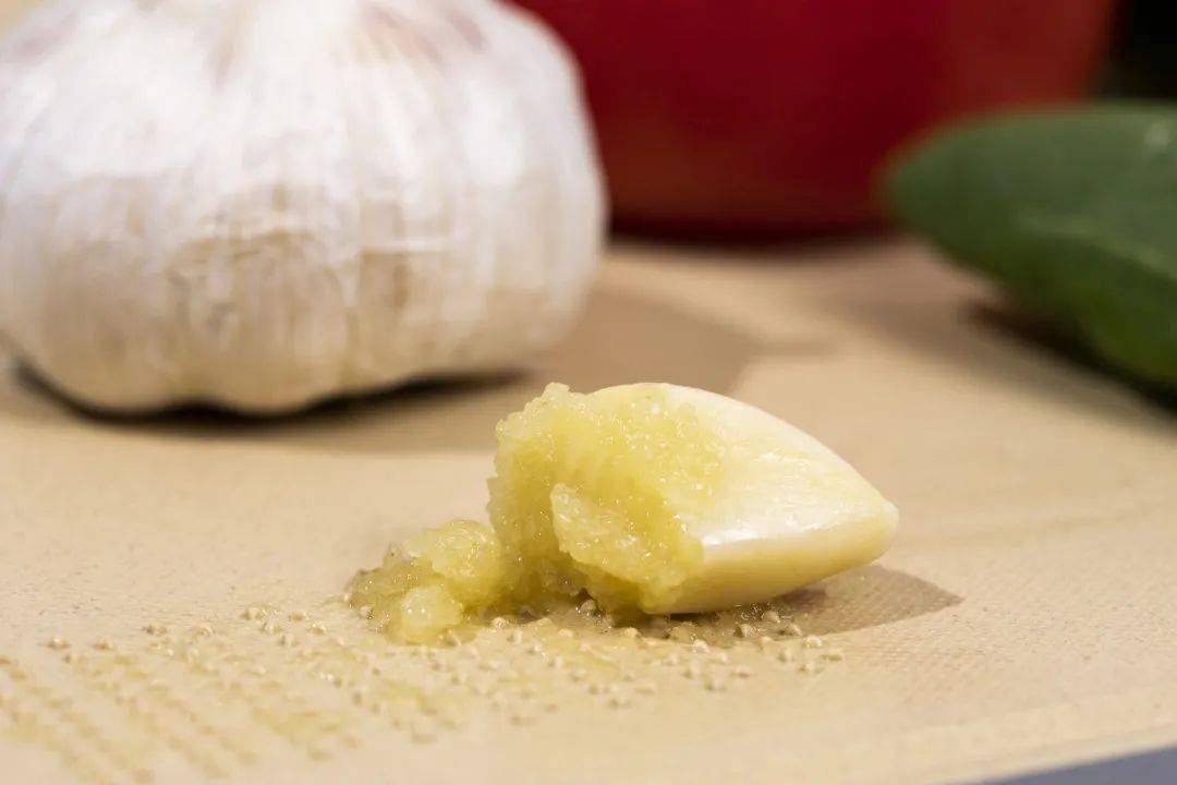 菜板|德国用不锈钢造「变态」菜板，颠覆传统设计，99%抗菌，一板两用只要69元~