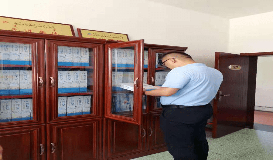 白晓龙对我镇的统计工作给予了充分肯定,希望我镇继