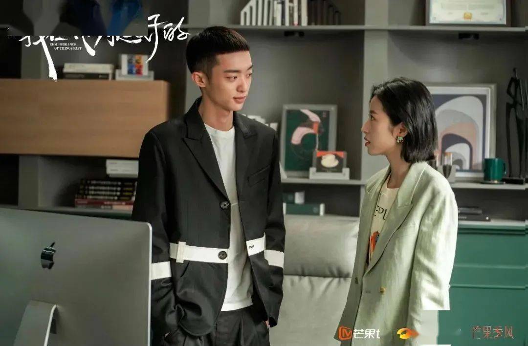 职业|周雨彤的盐系职场穿搭，一件千元都没有？