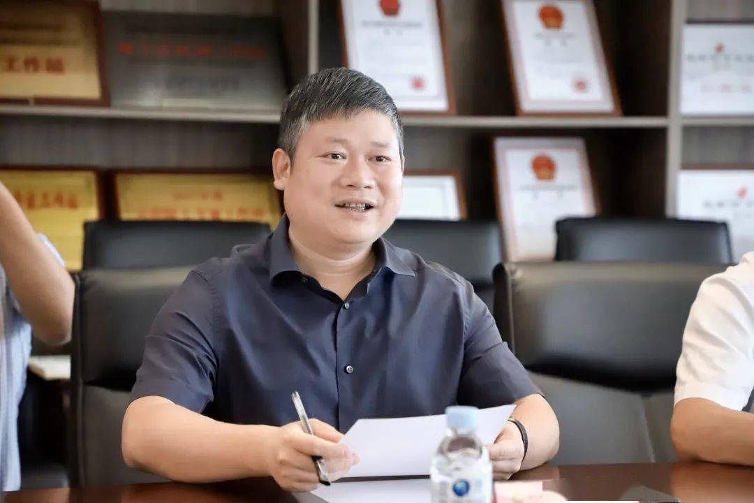 漳州市芗城区委书记石振棋率队莅临集团厦门办公室指导工作