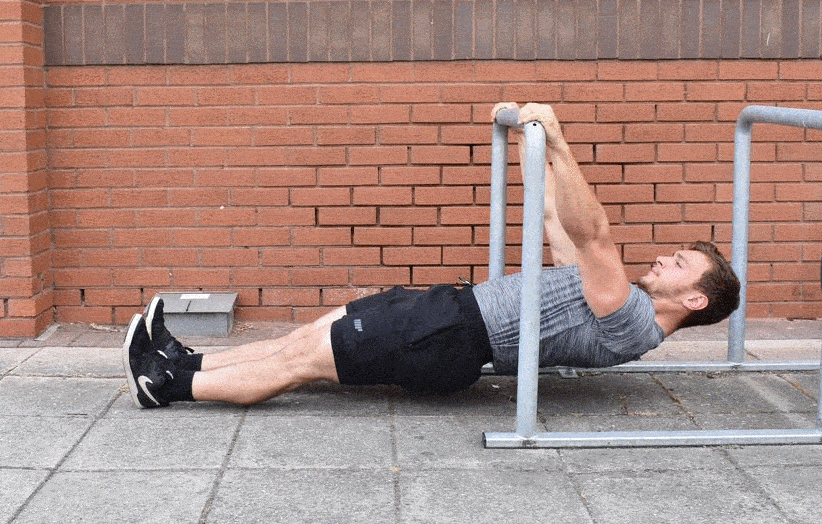 次宽距深蹲:4组*16次早安式体前屈:4组*25次反向划船:4组*12次俯卧撑