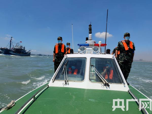 伏季休渔期结束,福建泉州海警局启动保渔护航