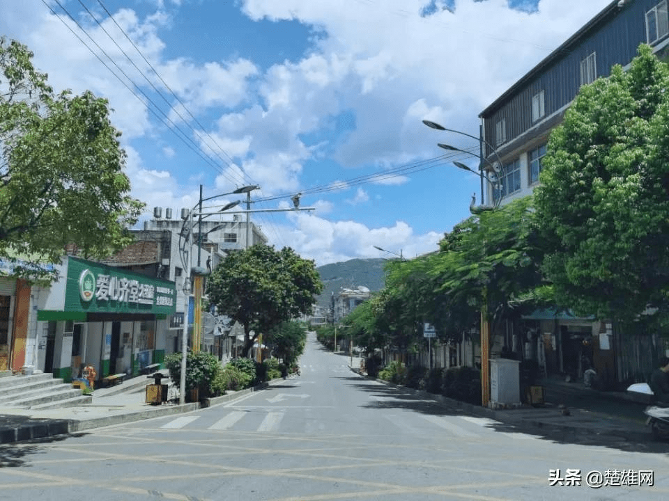 绿意盎然显生机,风情鄂嘉美如画_嘉古镇