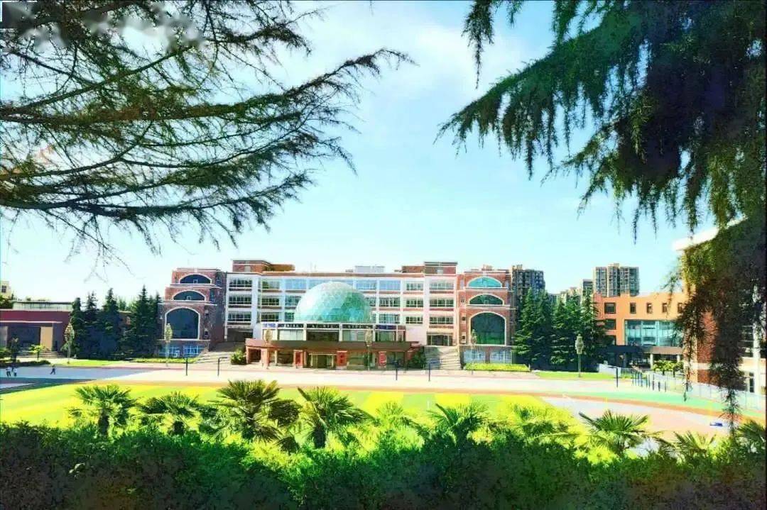 学校简介西安西京初级中学(简称西京中学)成立于2019年5月,是由陕西