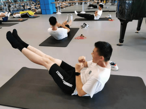 氛围|“健身让我重新认识了自己”