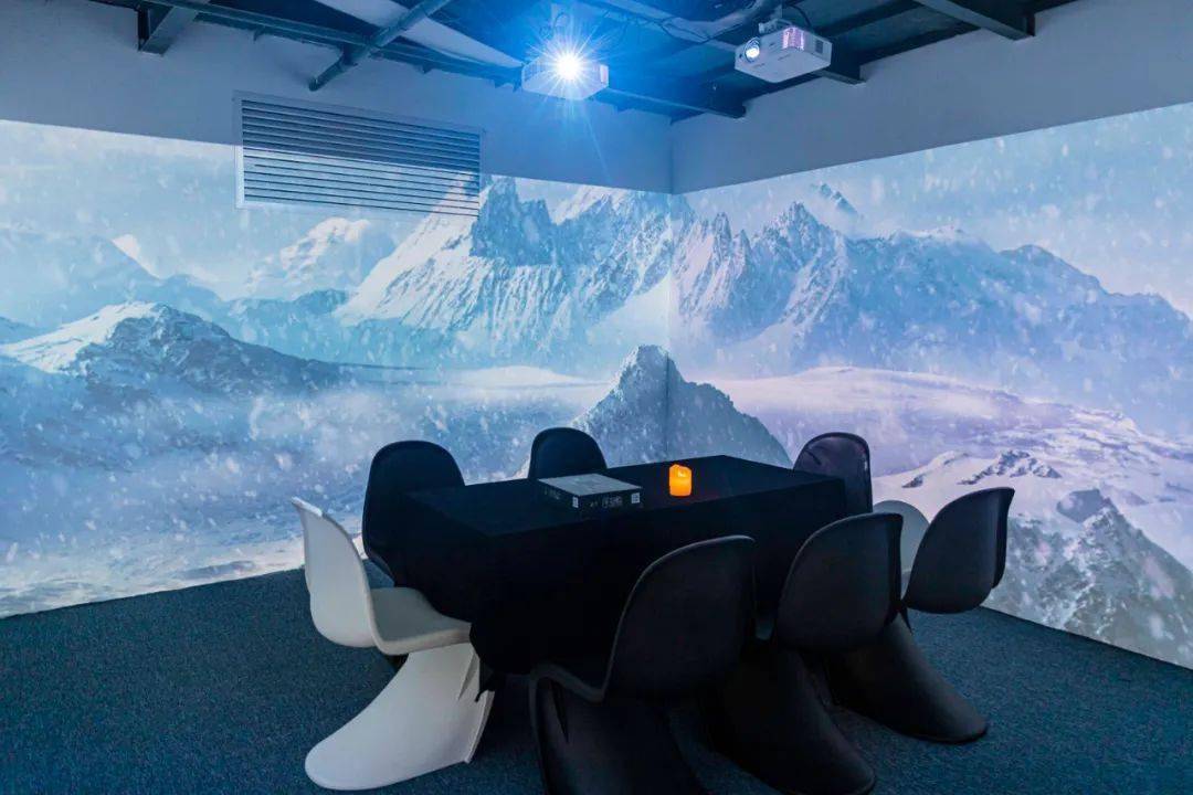 在明发大迷宫里找了半小时免费换装烧脑剧情这处沉浸式空间太上头