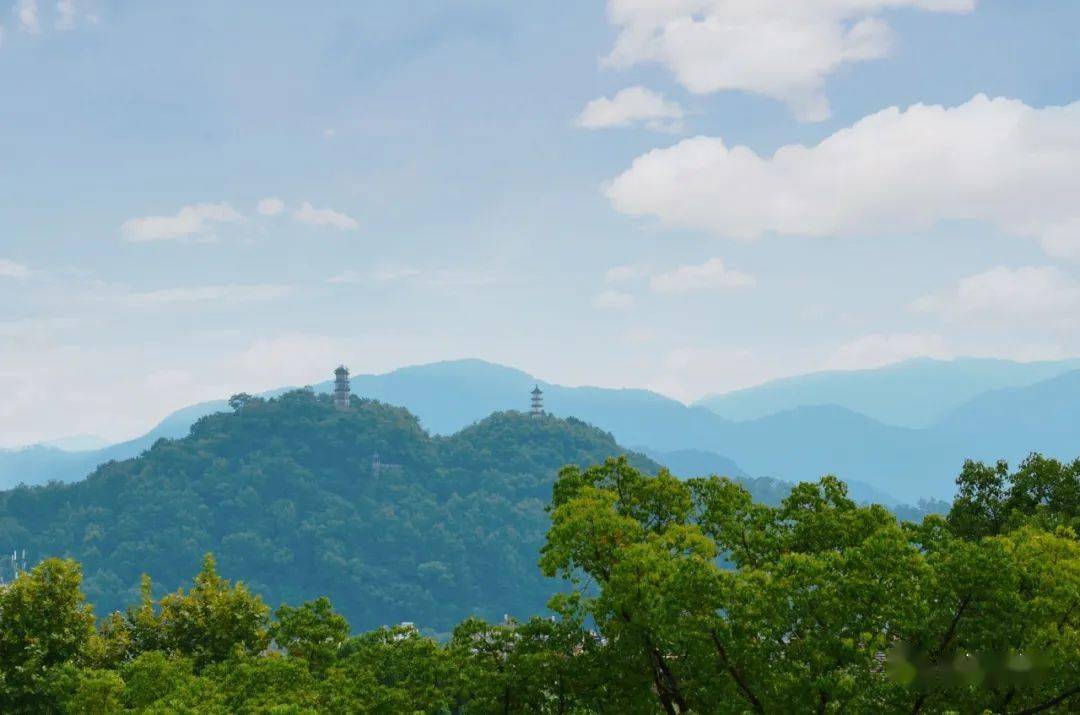 一山四塔臨海這座寶藏山峰歷經百年再度萬眾矚目