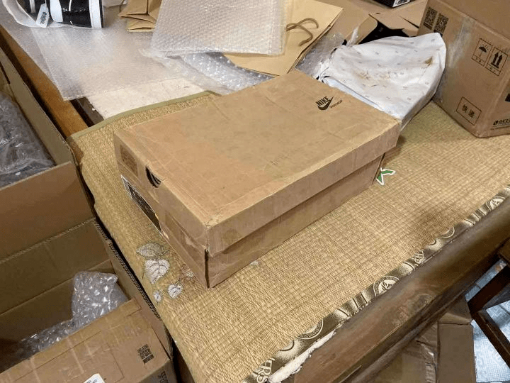 鞋盒医生三年修几千个鞋盒复原几万块钱鞋的盒子只收79元