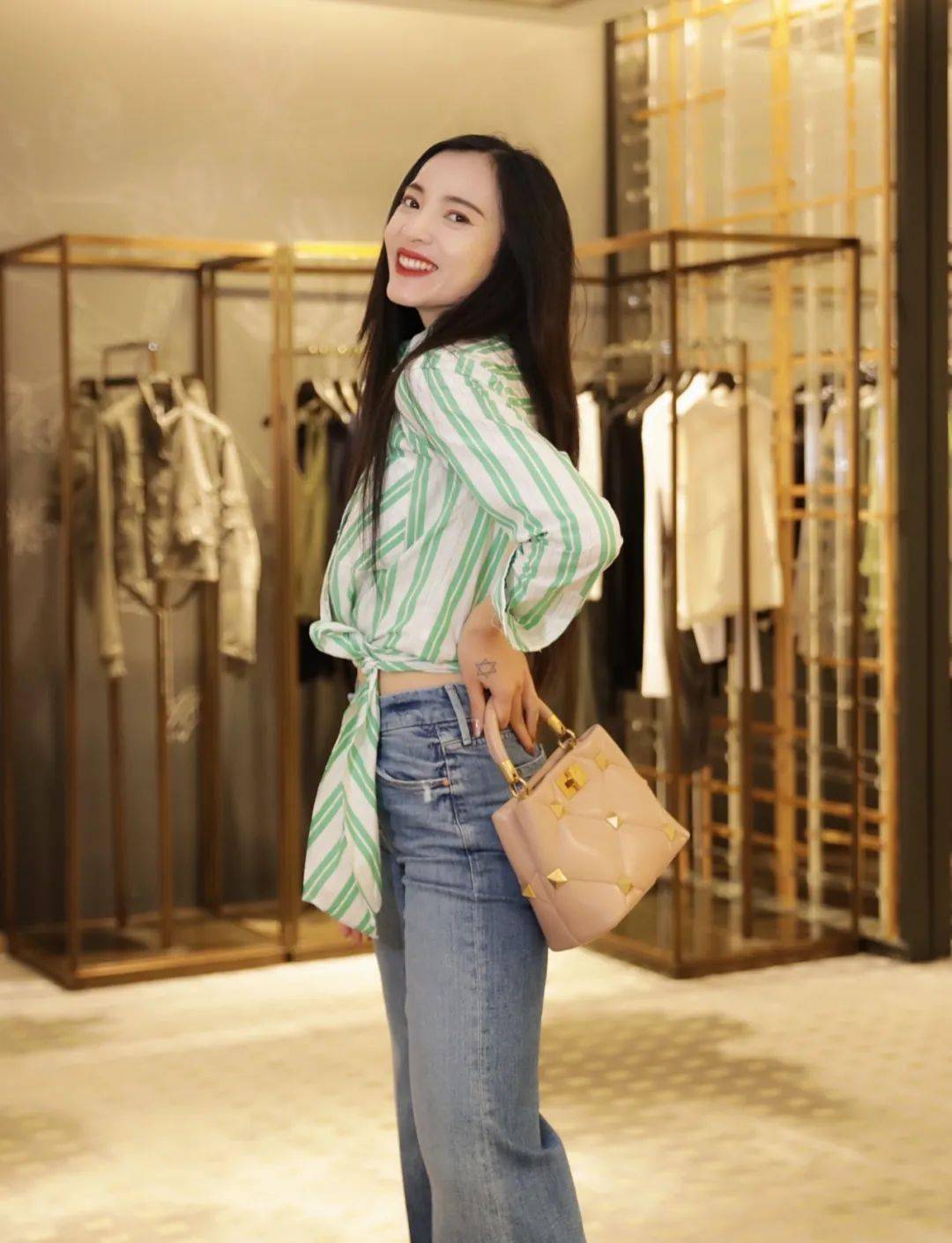 售价|美姐VLOG丨在连卡佛选一周通勤装,舒服又时髦