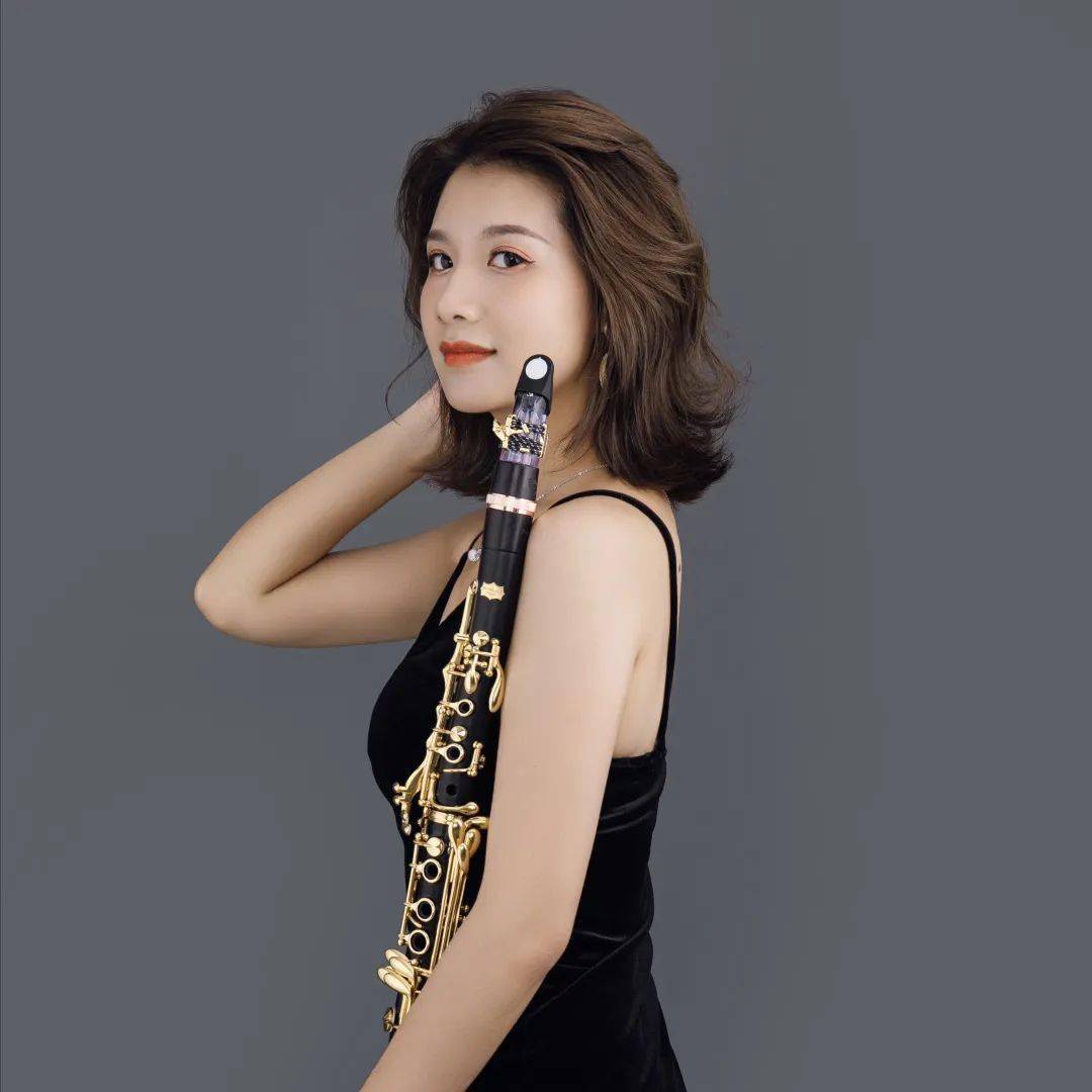 演 出 人 员单簧管:林见舒 长笛:马凌宇 钢琴:曾