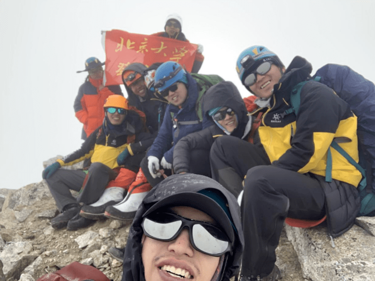 曾山教练登山图片