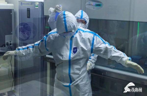 争分夺秒|为病例诊断“一锤定音”，为疫情防控“争分夺秒” 这就是新冠病毒检测员的日常工作