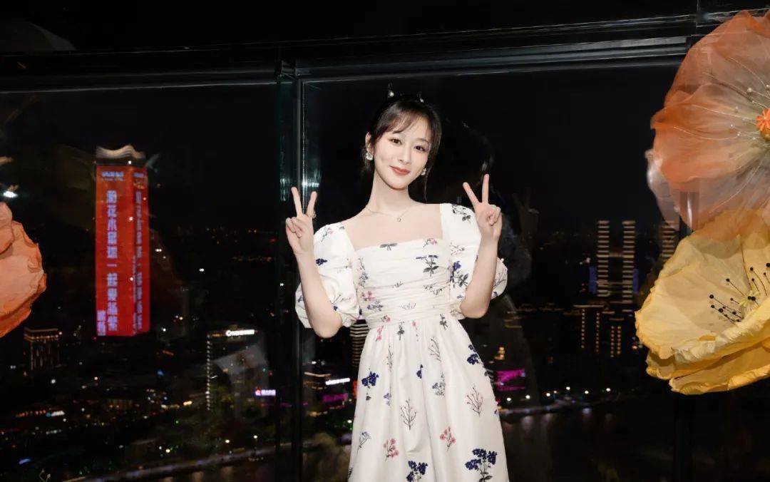 设计|一条娃娃裙，让女明星撞衫率显著提升！