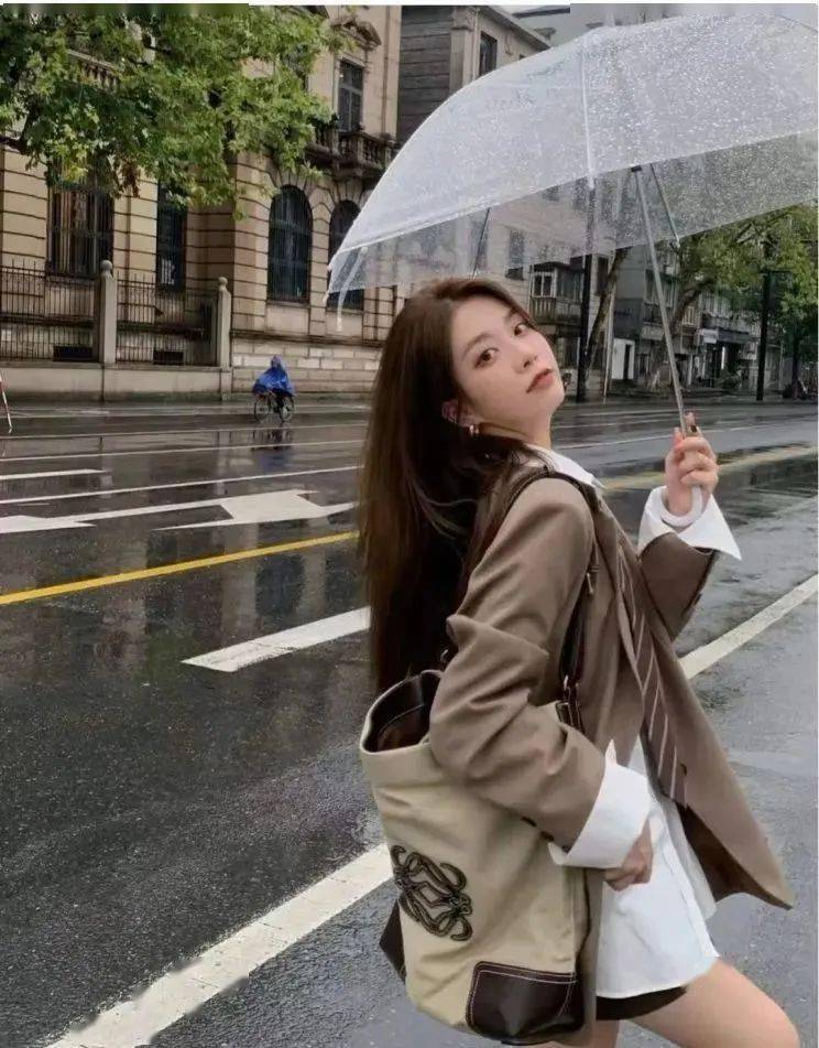 下半身|送你一份穿不腻的初秋穿搭模板！高级又吸睛！