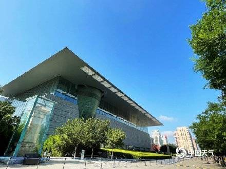 雨后北京天空再现超级蓝随手一拍就是风景大片 816新闻自媒体