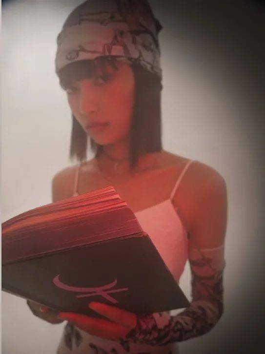 什么|换季穿什么？进来抄年轻人的答案