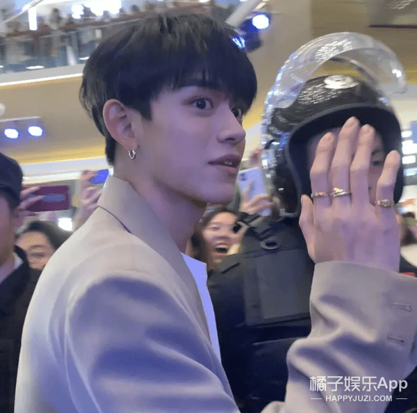 交往|当海王还吃软饭？黄旭熙被曝交往多名粉丝玩冷暴力，太下头了！