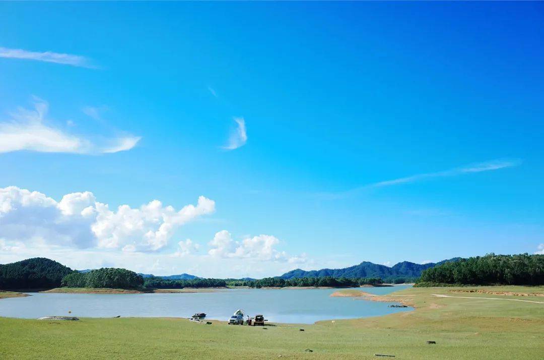 浮月村賞碉樓,都斛海鮮街品海鮮二天遊_沙灘