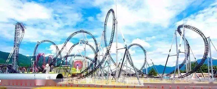 日本富士急过山车致4人颈椎骨折园方回应是你坐姿不对
