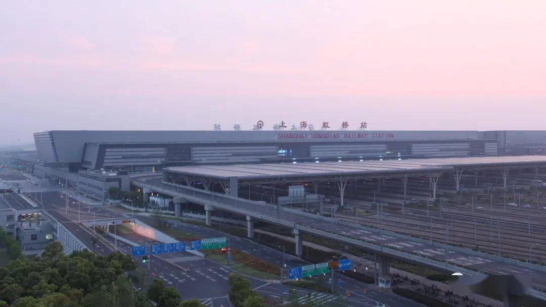 上海虹桥火车站全景图图片