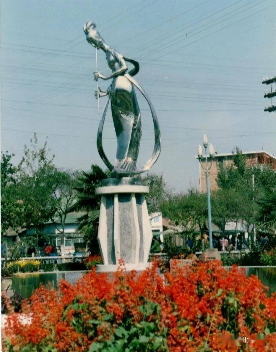 咸阳老照片 这些上世纪八九十年代的老地方你还能认出来吗?