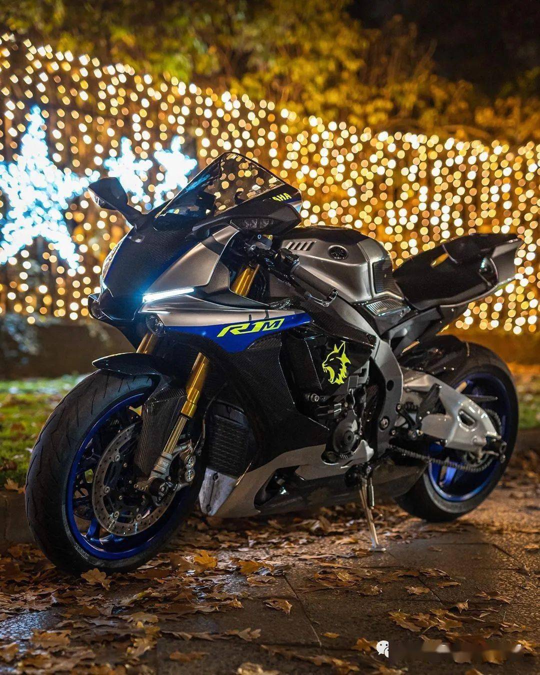 雅马哈同时引入了全新的刹车控制系统,优化骑行者的骑行体验.