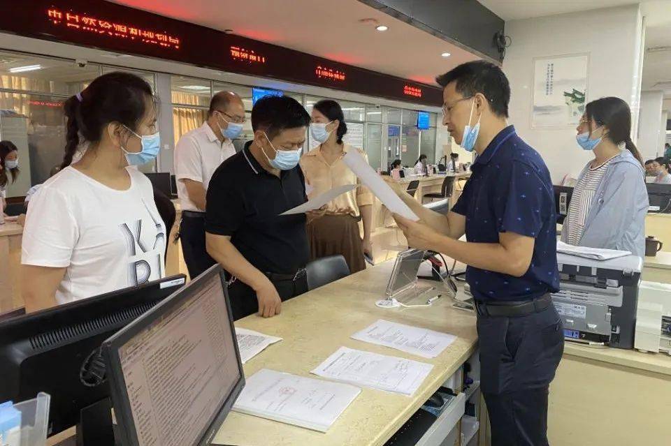 进一步优化窗口服务!咸宁市卫健委认真落实"一把手走流程"要求