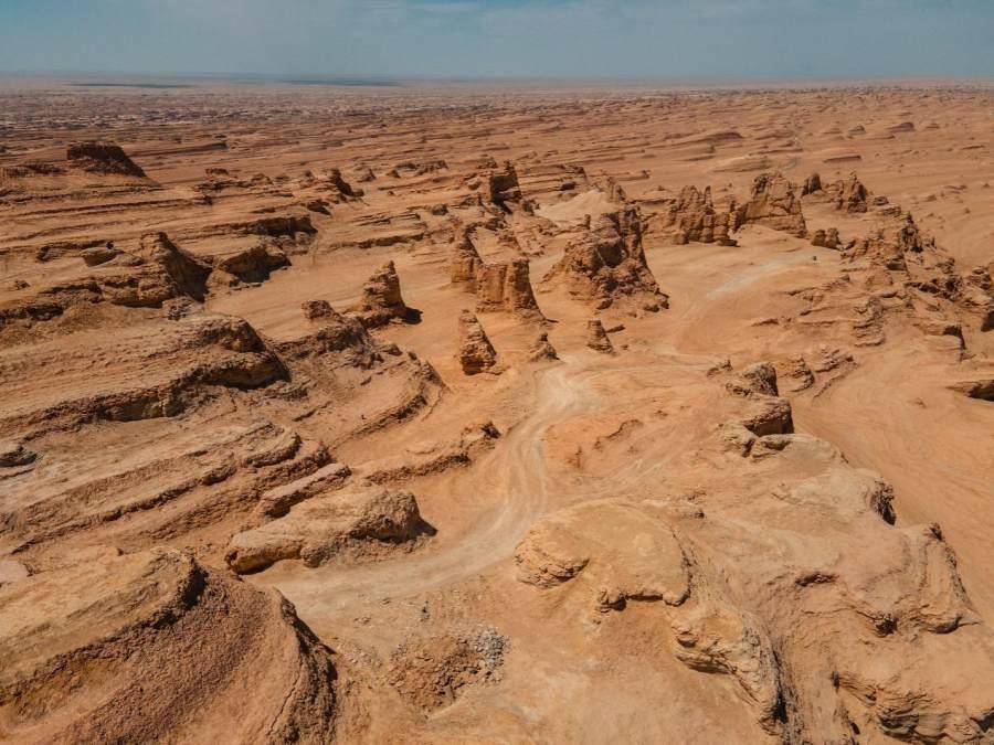 雅迪实力宠粉,骑冠能2.0"云探秘"青海冷湖"火星营地"