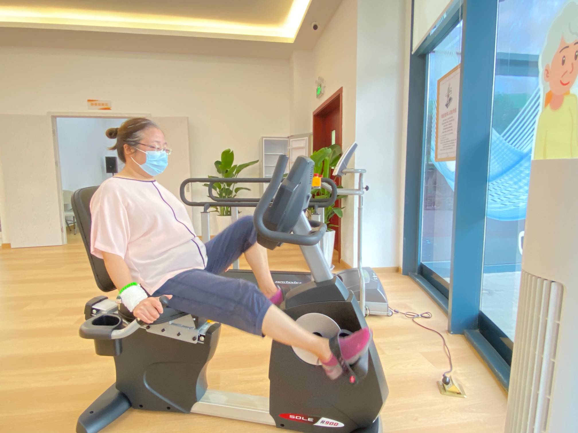 上海闵行区老年人健身房走红器材齐全收费区每月99元