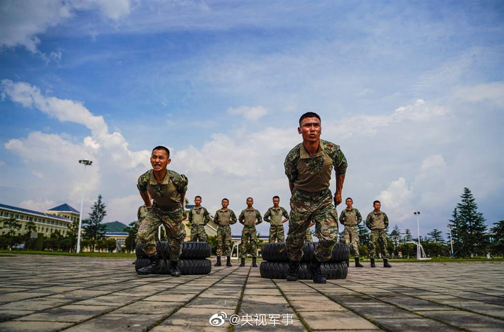 人気大人気【実物】中国解放軍　21式星空蛙服（コンバットシャツ）メルカリ未来 個人装備